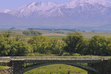 Waipiata - Bridge and Mountain