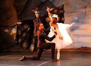 Les Ballet’s Eloelle<br>“Men in Pink Tutu’s”
